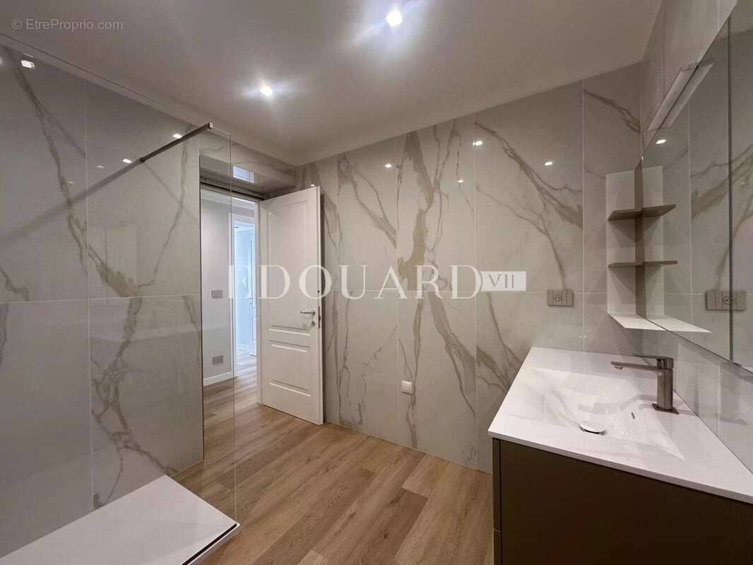 Appartement à ROQUEBRUNE-CAP-MARTIN