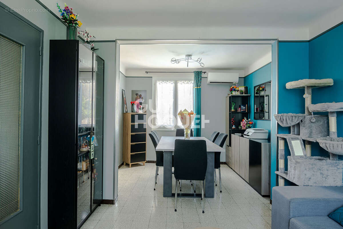 Proche Toutes Commodités - Maison T4 avec Grand Garage et Jardin - photo 2