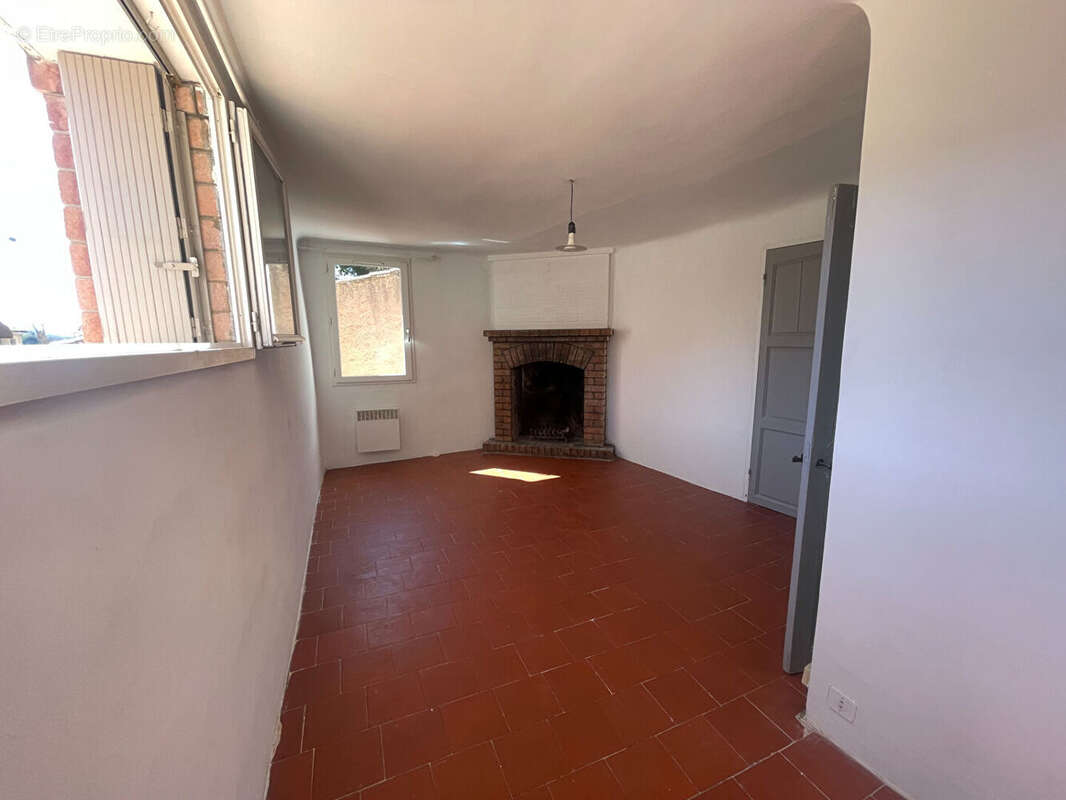 Maison à VAUVENARGUES