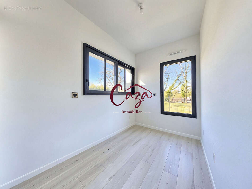 Maison contemporaine sous décennale - Secteur FARGUES SAINT HILAIRE - photo 10