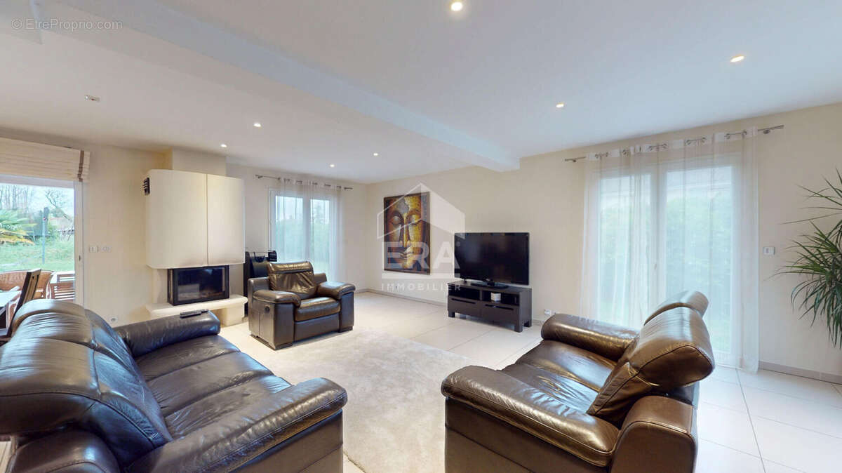 Maison à SAINT-MAURICE-DE-GOURDANS