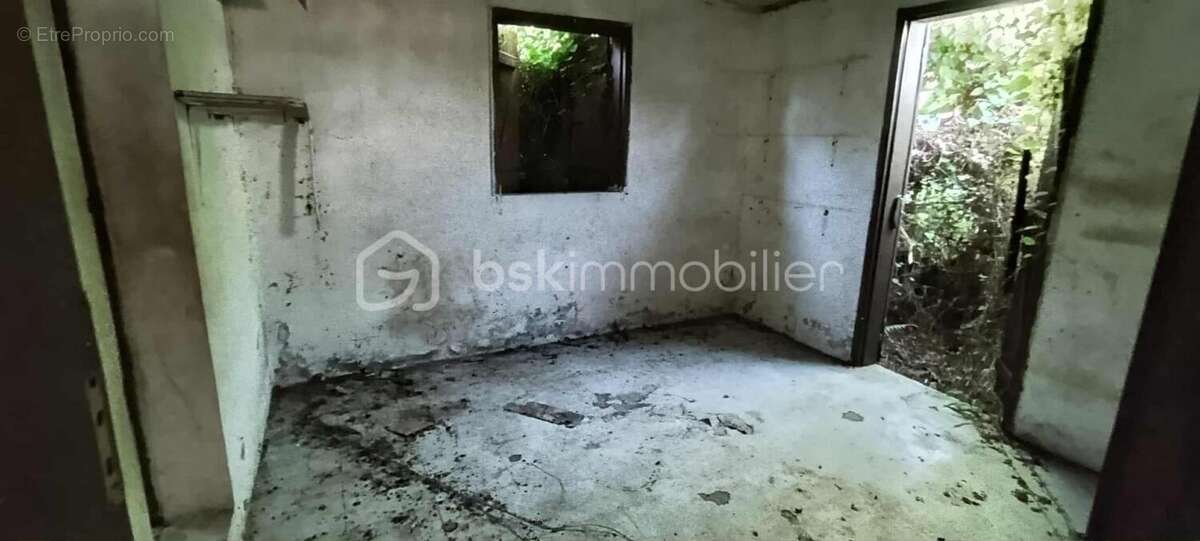 Terrain à SAINT-PIERRE