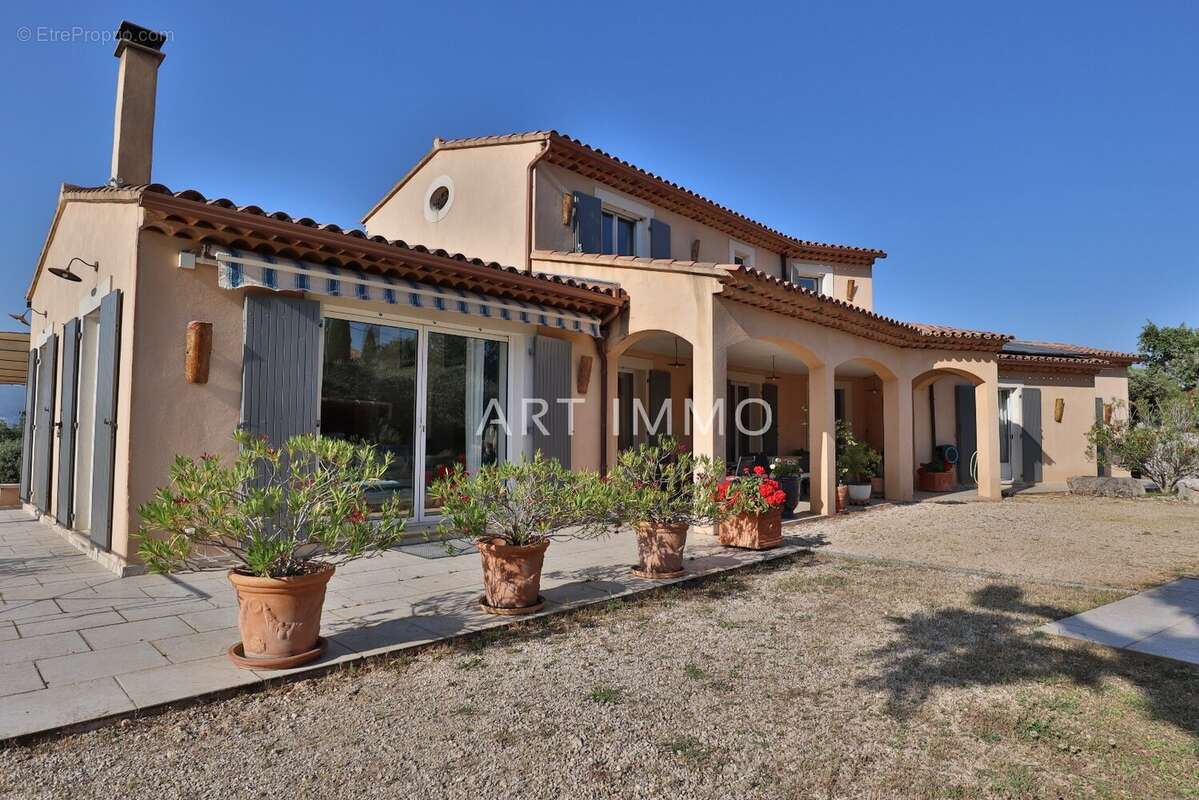 Propriete avec piscine et vues panoramiques - photo 3