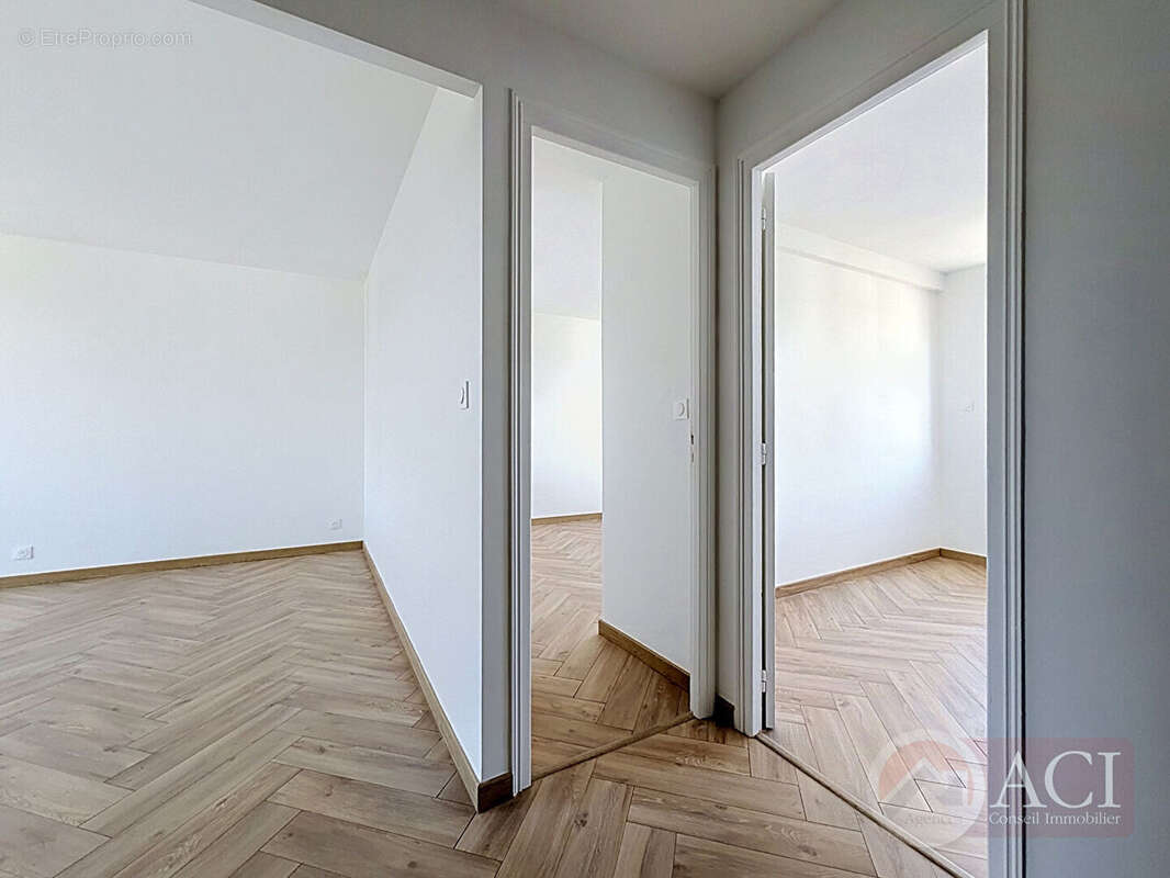 appartement 3 pièces dans une copropriété au pied de la gare d'Enghien-les-Bains - photo 7