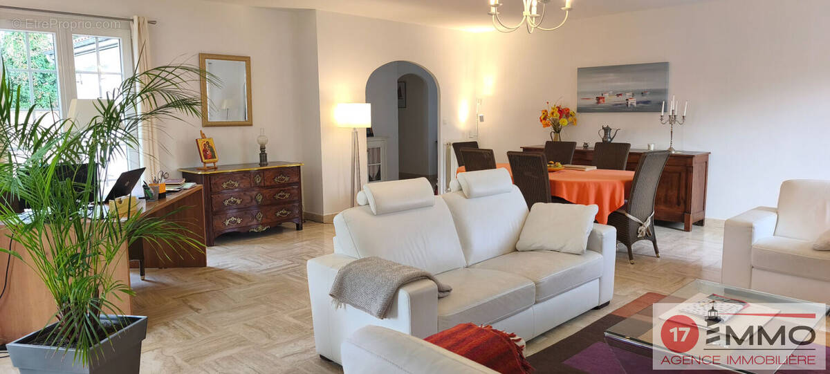 Maison à CROIX-CHAPEAU