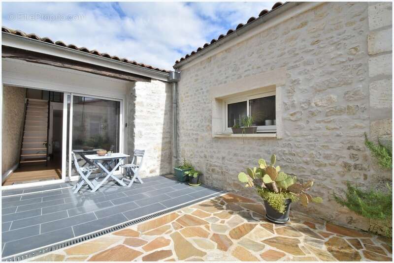 Maison à CHAMPNIERS