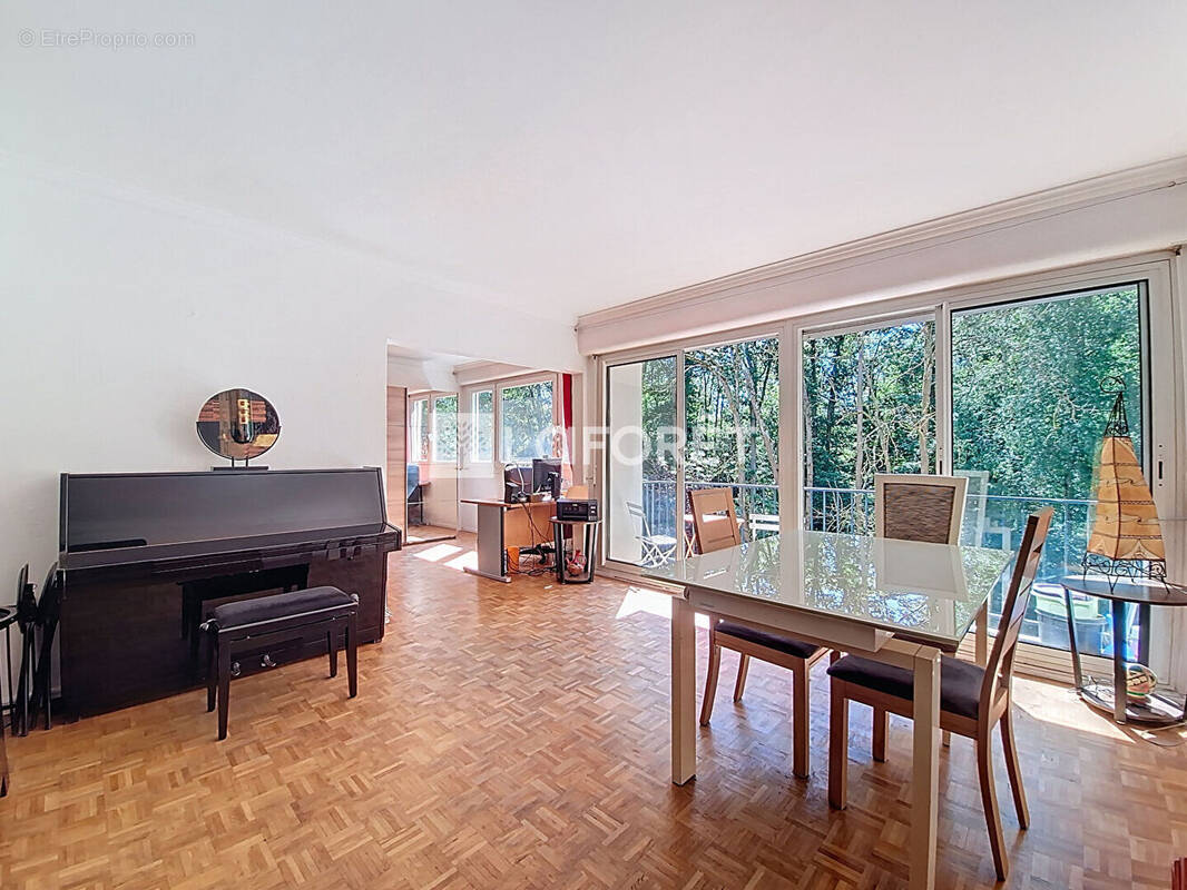 Appartement à VERNEUIL-SUR-SEINE