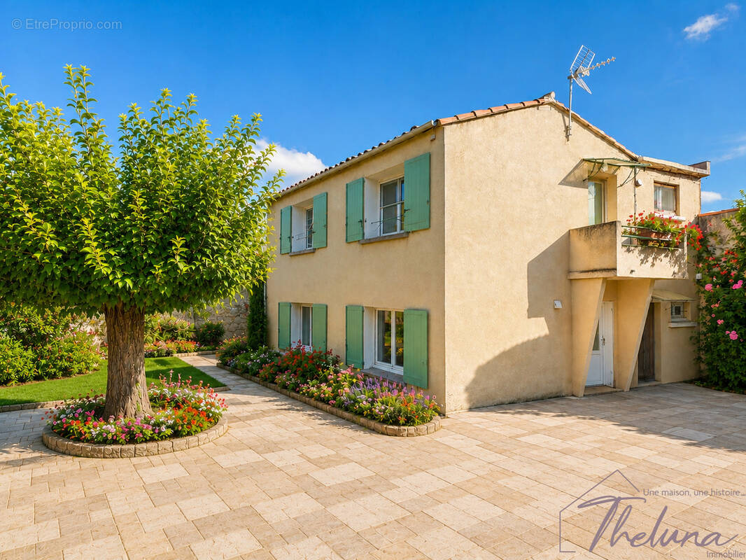 Maison à JONQUIERES-SAINT-VINCENT