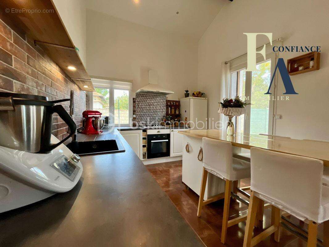 Maison à COURNONTERRAL