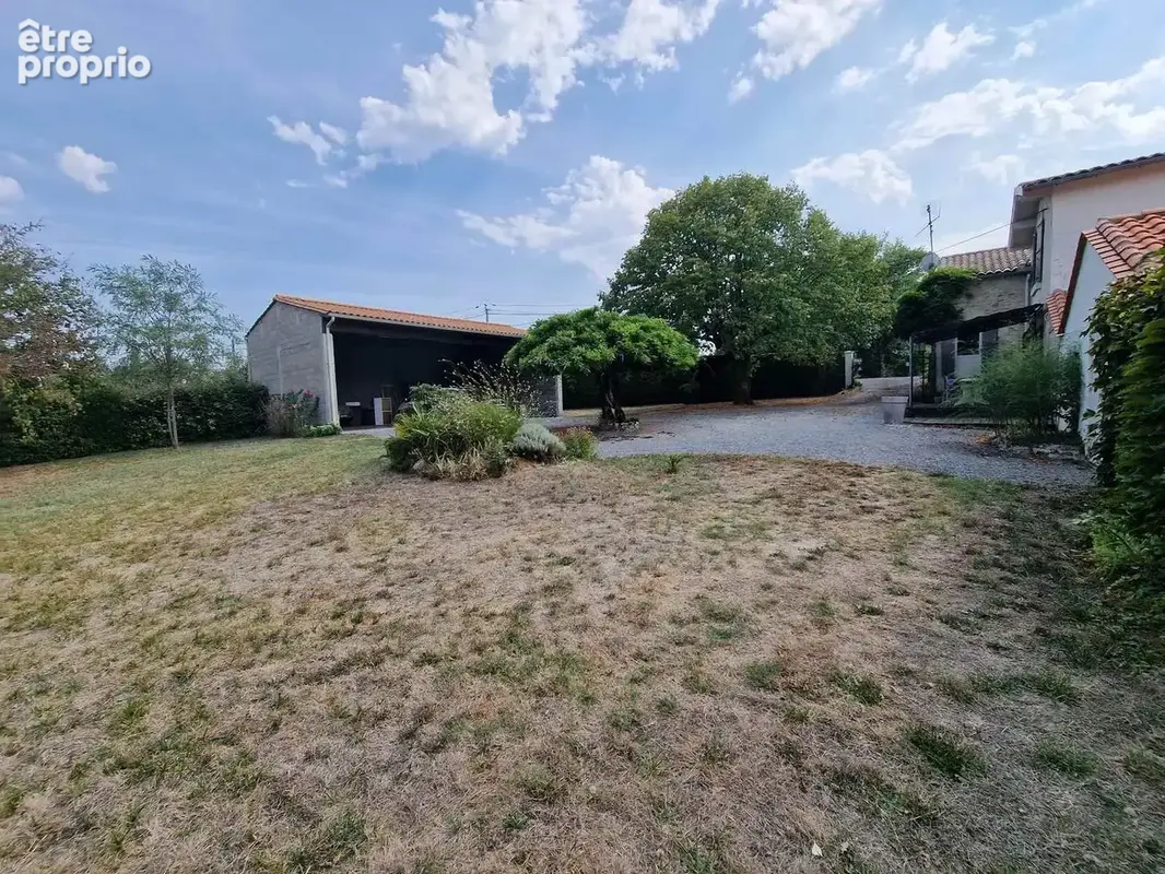 Lumlineuse maison en pierre avec grand hangar - photo 8