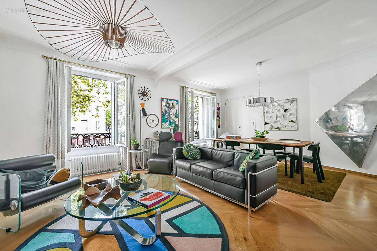 Appartement à PARIS-11E