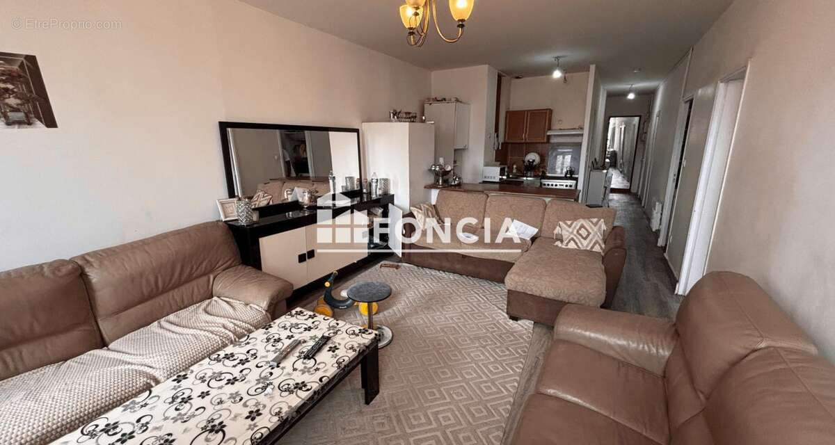 Appartement à MARSEILLE-3E