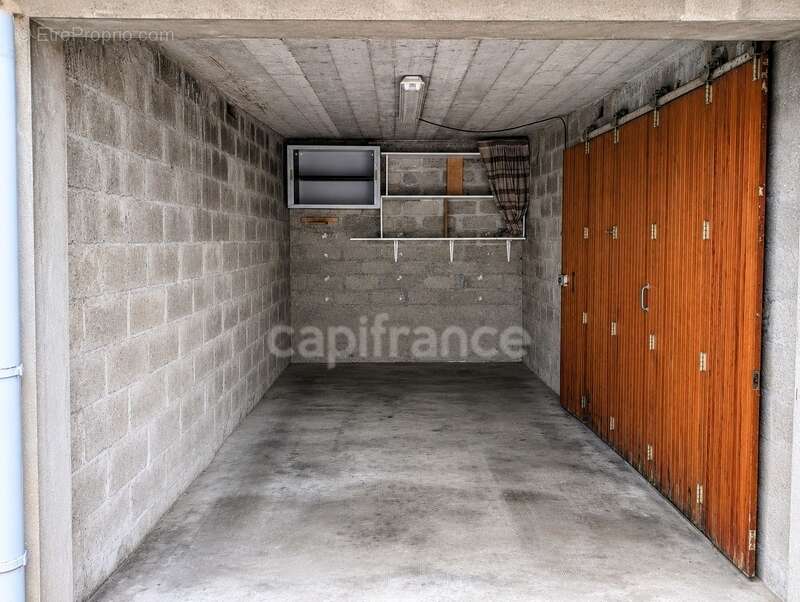 Parking à CORBEIL-ESSONNES