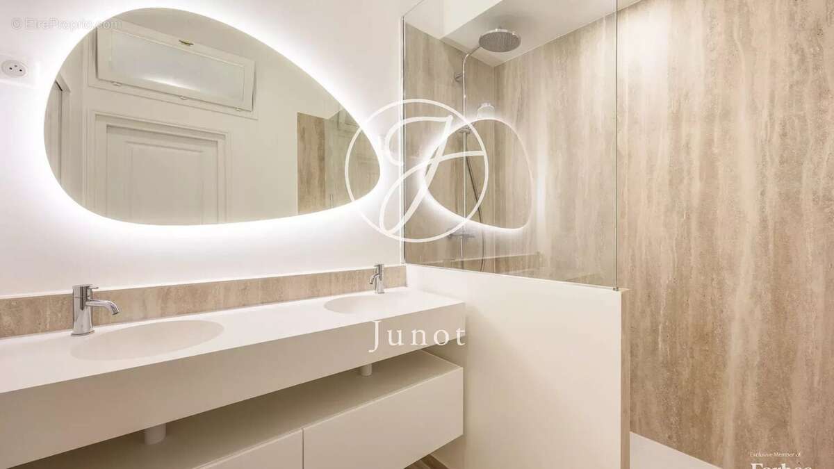 Appartement à PARIS-2E
