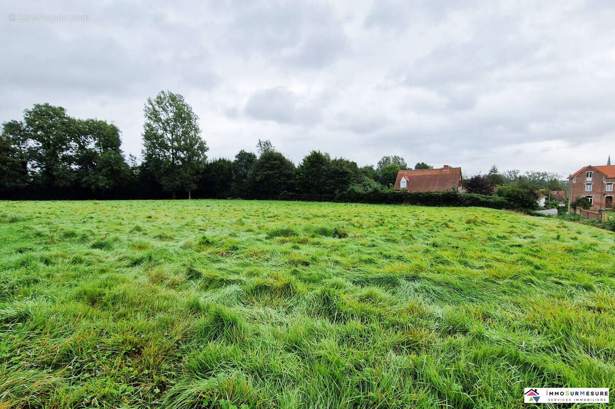 Terrain à AZINCOURT