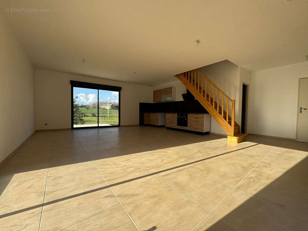 Maison PORQUERICOURT 6 Pièces 125 m² - photo 2
