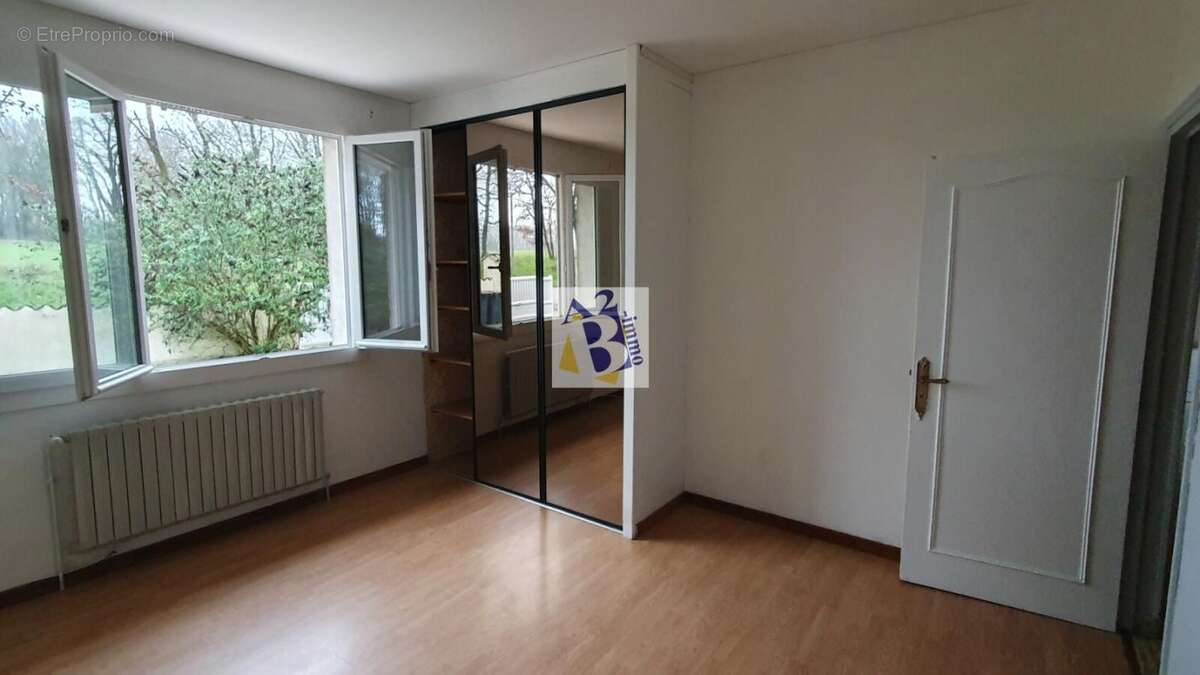 Maison à PUYMOYEN
