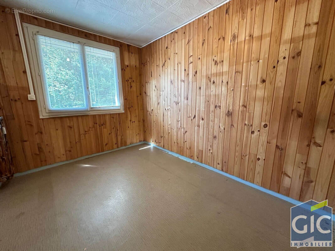 A vendre dans le gic/bi un 4pp herouville belles portes - photo 10