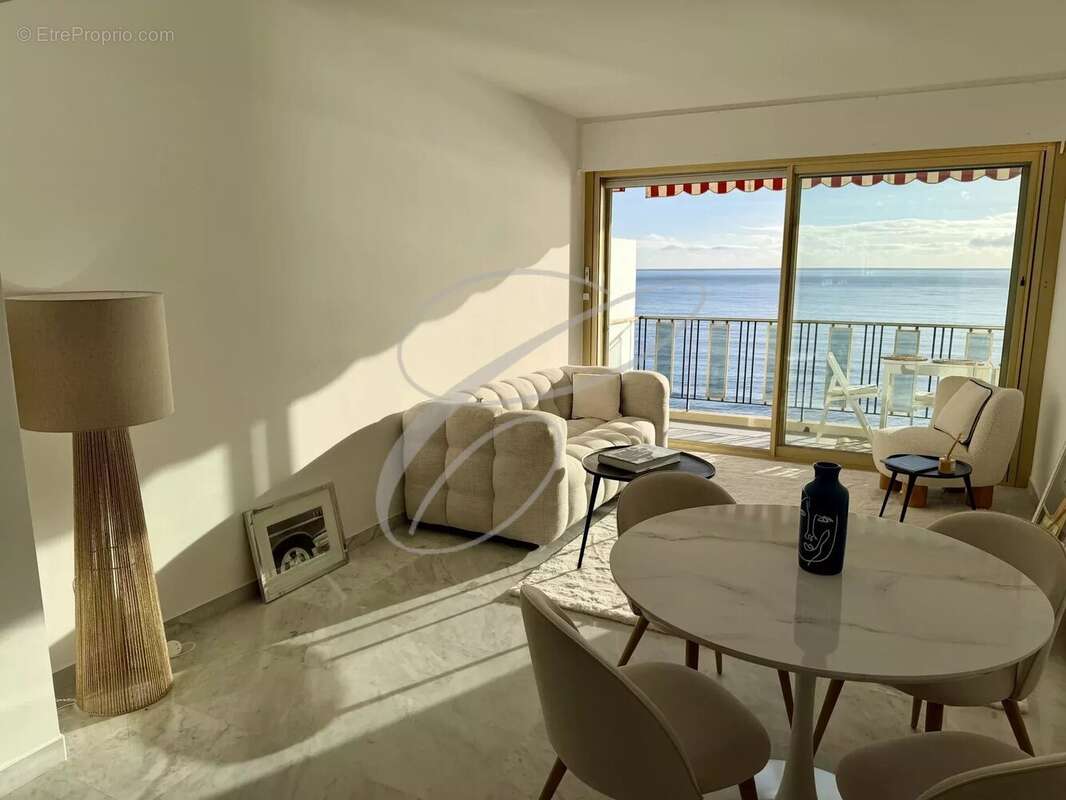Appartement à ROQUEBRUNE-CAP-MARTIN