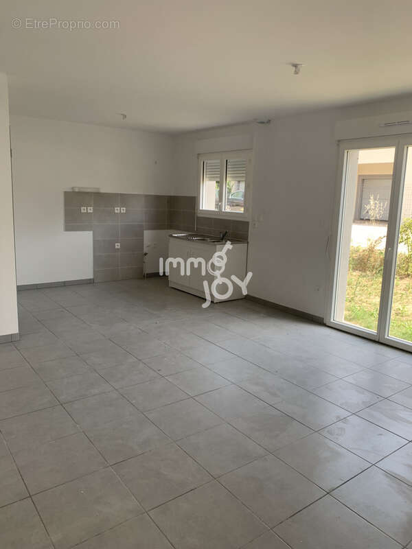 Maison à LAVERNOSE-LACASSE