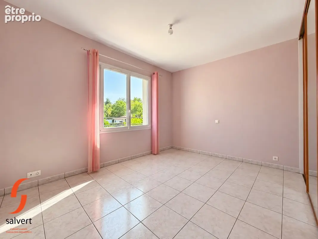 A vendre, Maison 4 chambres, ascenseur, garage, jardin. - photo 10