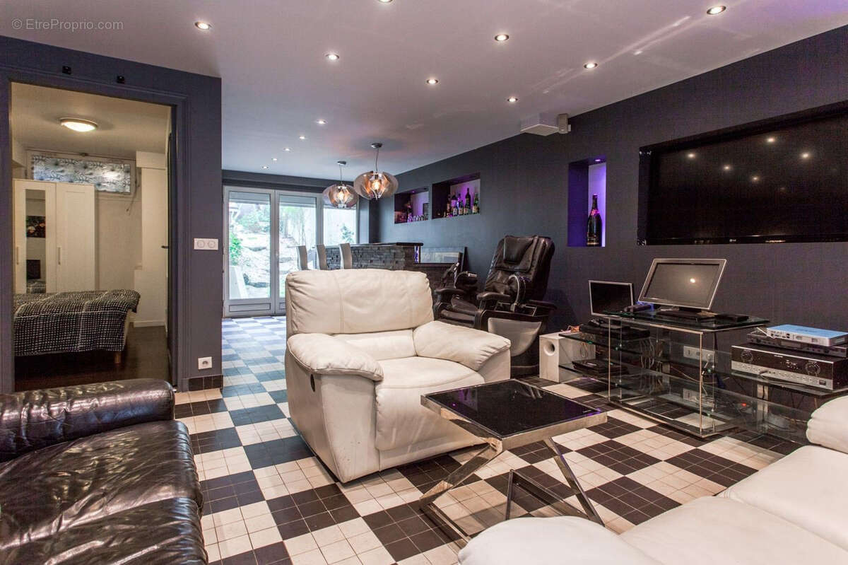 Maison à CHAMPIGNY-SUR-MARNE