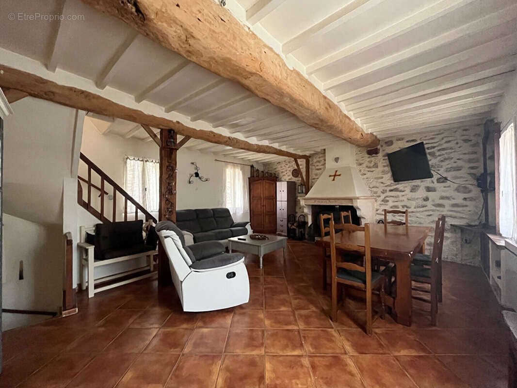 Maison à CASCASTEL-DES-CORBIERES