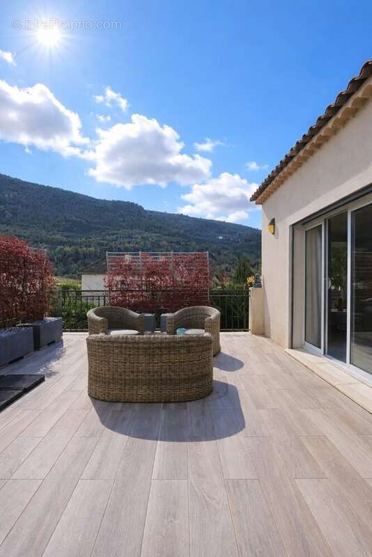 Maison à TOURRETTE-LEVENS