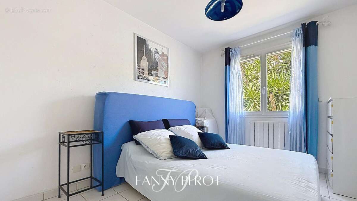 A Saint-Cyprien, maison 4 faces de 120m² sur une parcelle de 838m² avec piscine et garage - photo 9