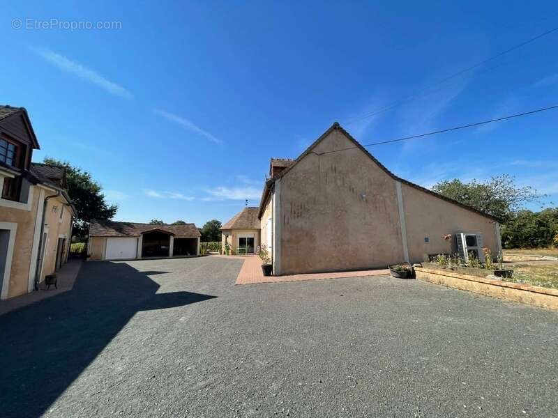 Fermette  à vendre 8 pièces  énorme possibilité - photo 2
