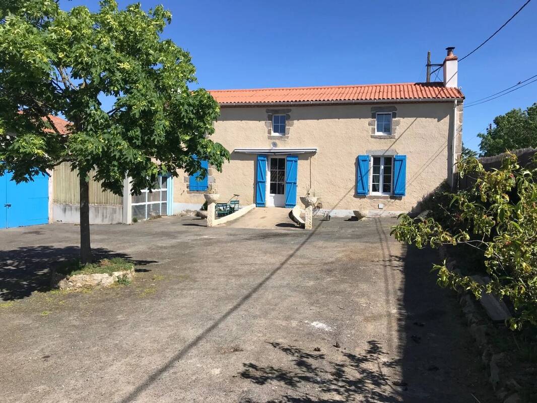 Maison à LUCHE-THOUARSAIS