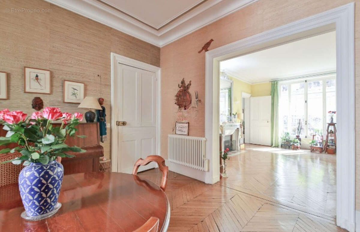 Appartement à PARIS-6E