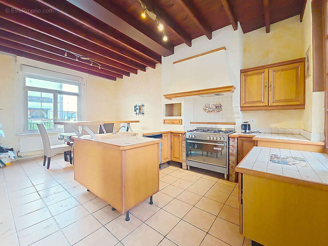 Maison à BEAURAINVILLE