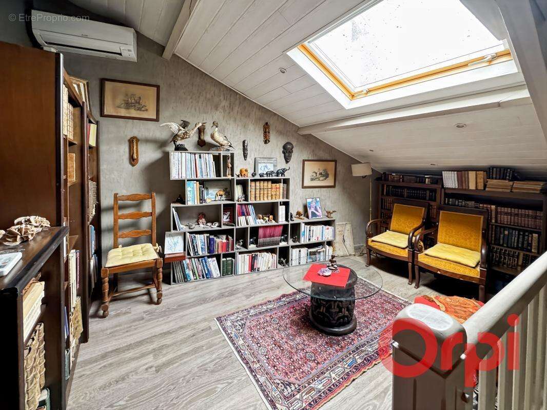 Maison à SAINT-BONNET-TRONCAIS