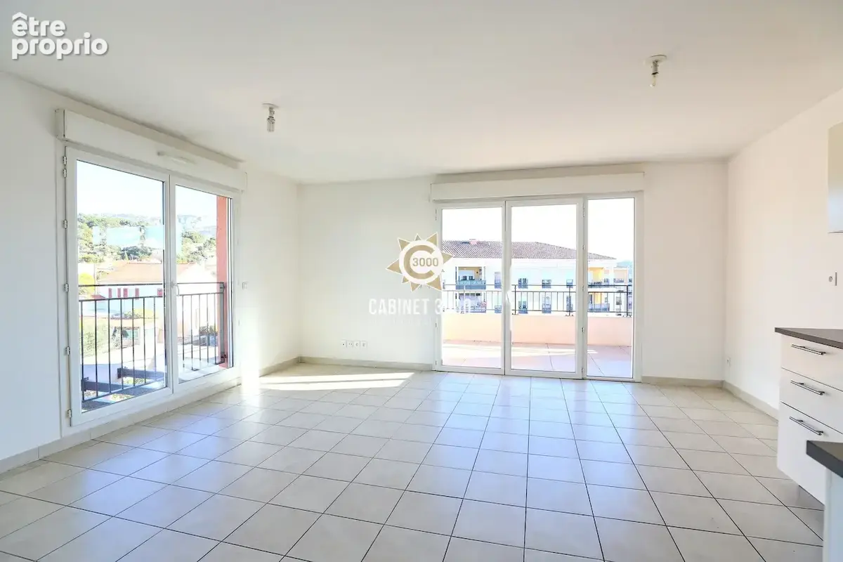 M2324 - TOULON - Brunet - Appartement T3 - Dernier étage - Terrasse -  Garage - photo 3