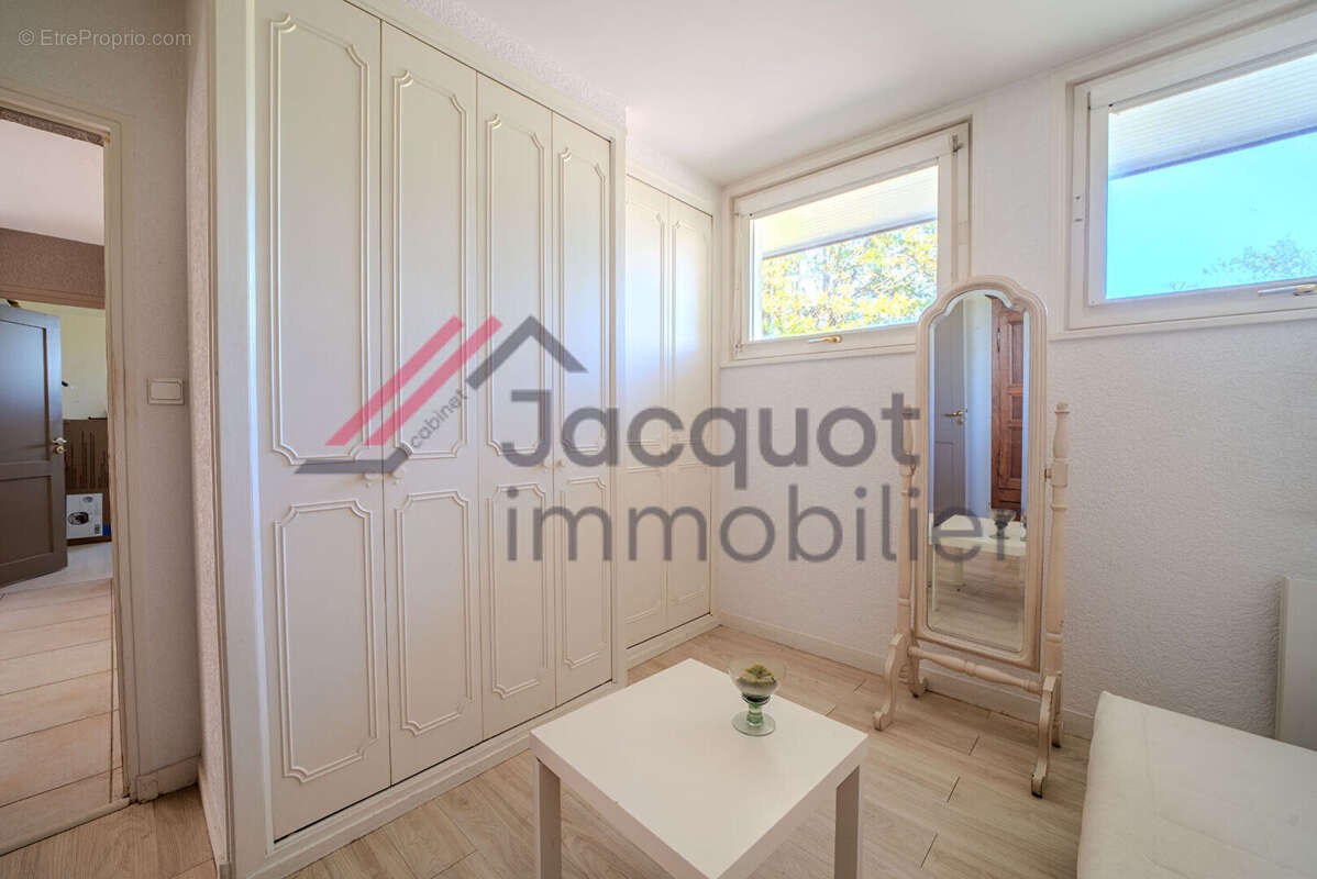 Maison 192 m² à Lons-Le-Saunier  - photo 5