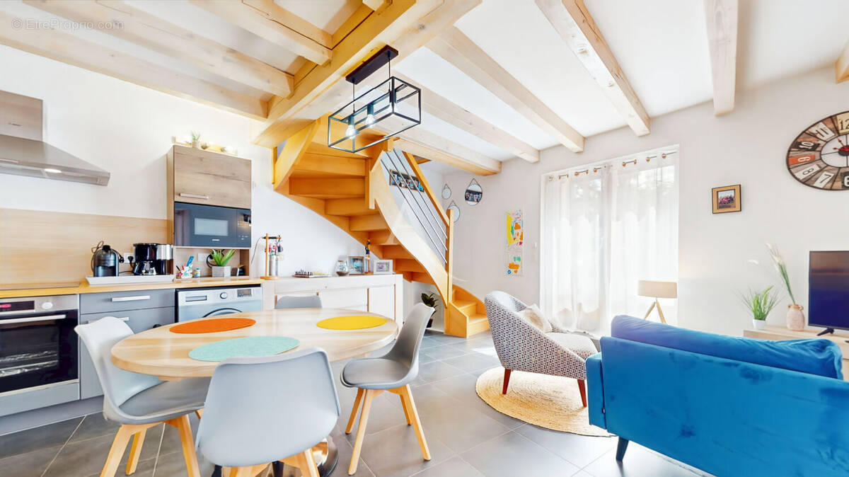 Maison à CHARVONNEX