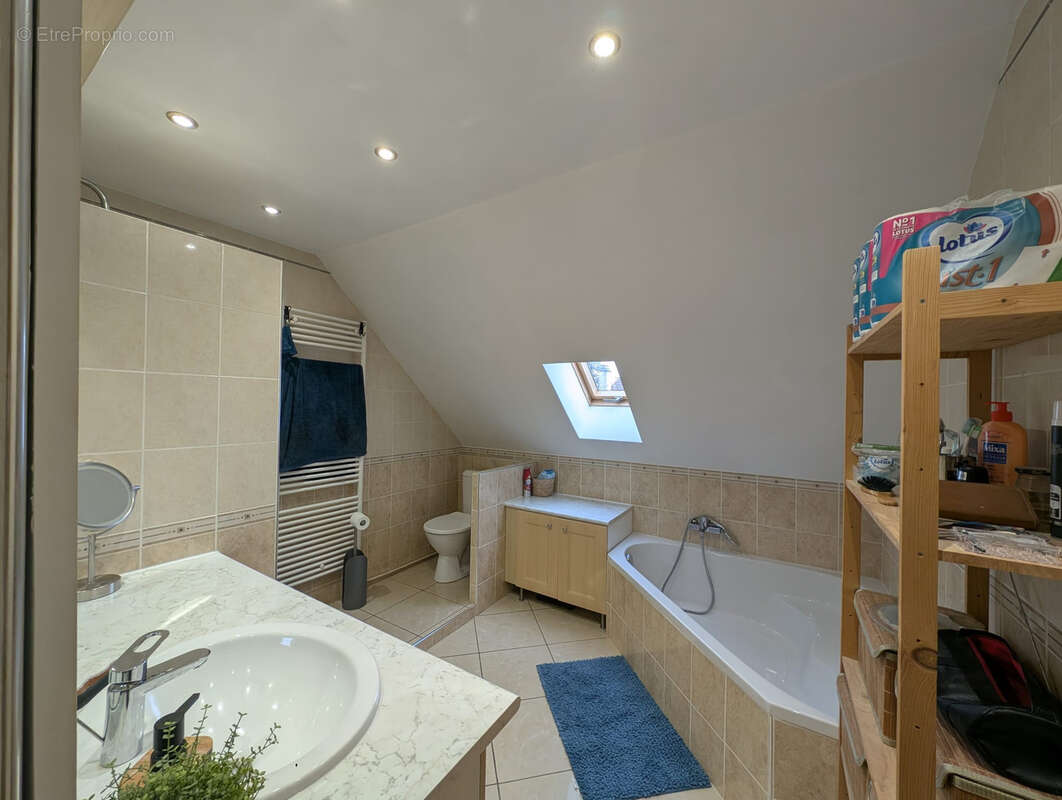 Maison à SAINTE-GENEVIEVE-DES-BOIS