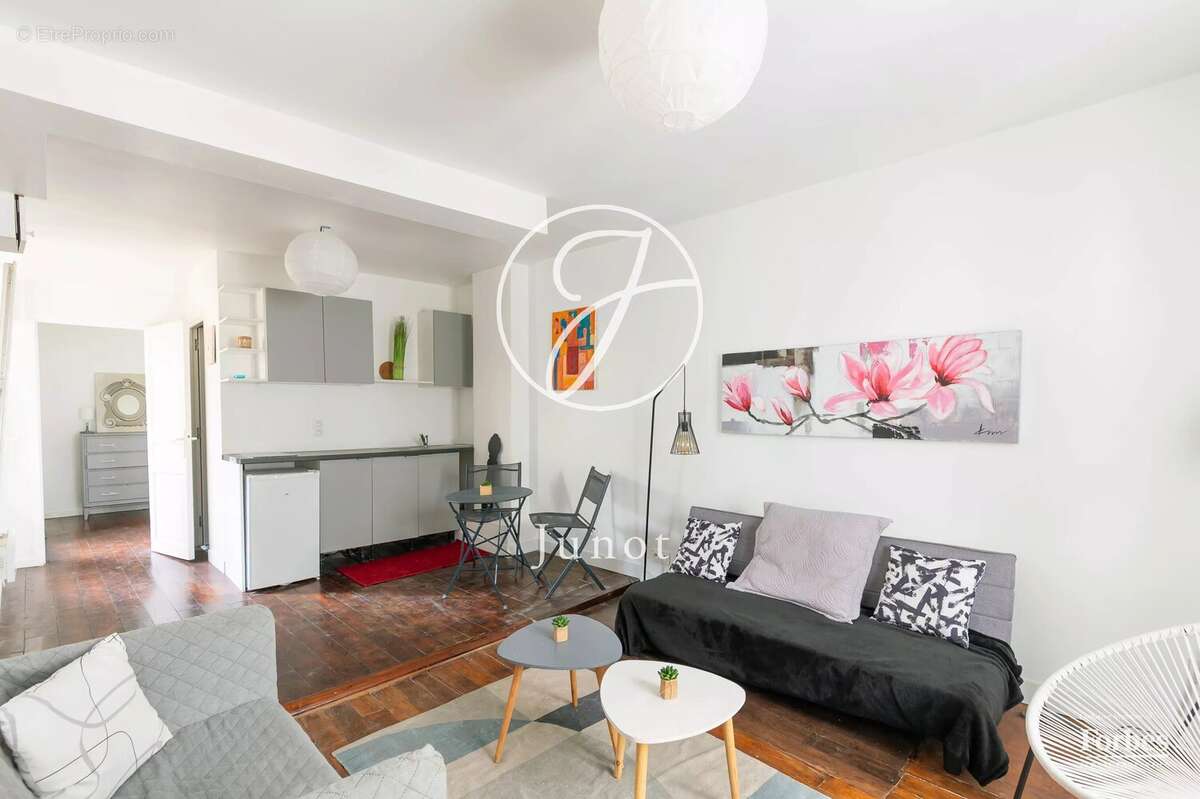 Appartement à PARIS-18E