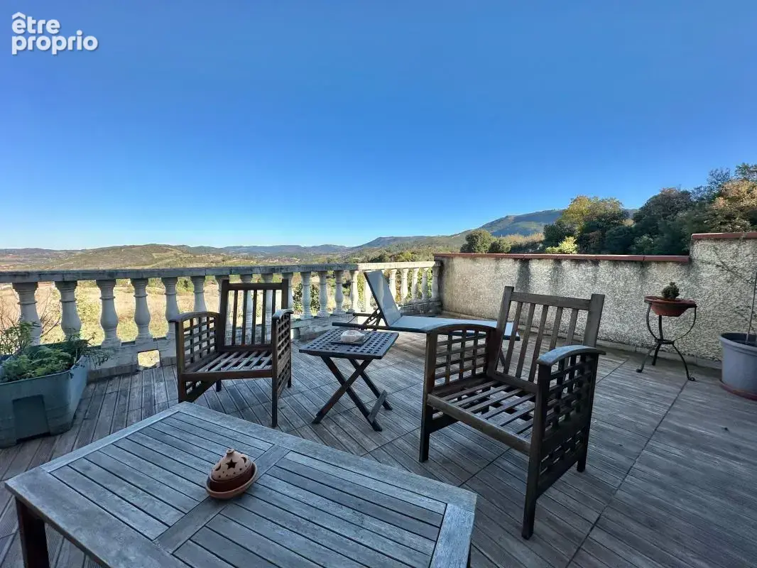 Propriété de caractère avec vue exceptionnelle – 230 m² habitables et plus de 500 m² de surfaces bâties - photo 2