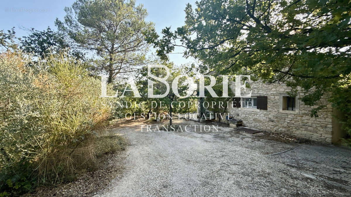 GORDES   Élégante propriété au cœur d'une oliveraie d'un hectare - photo 20