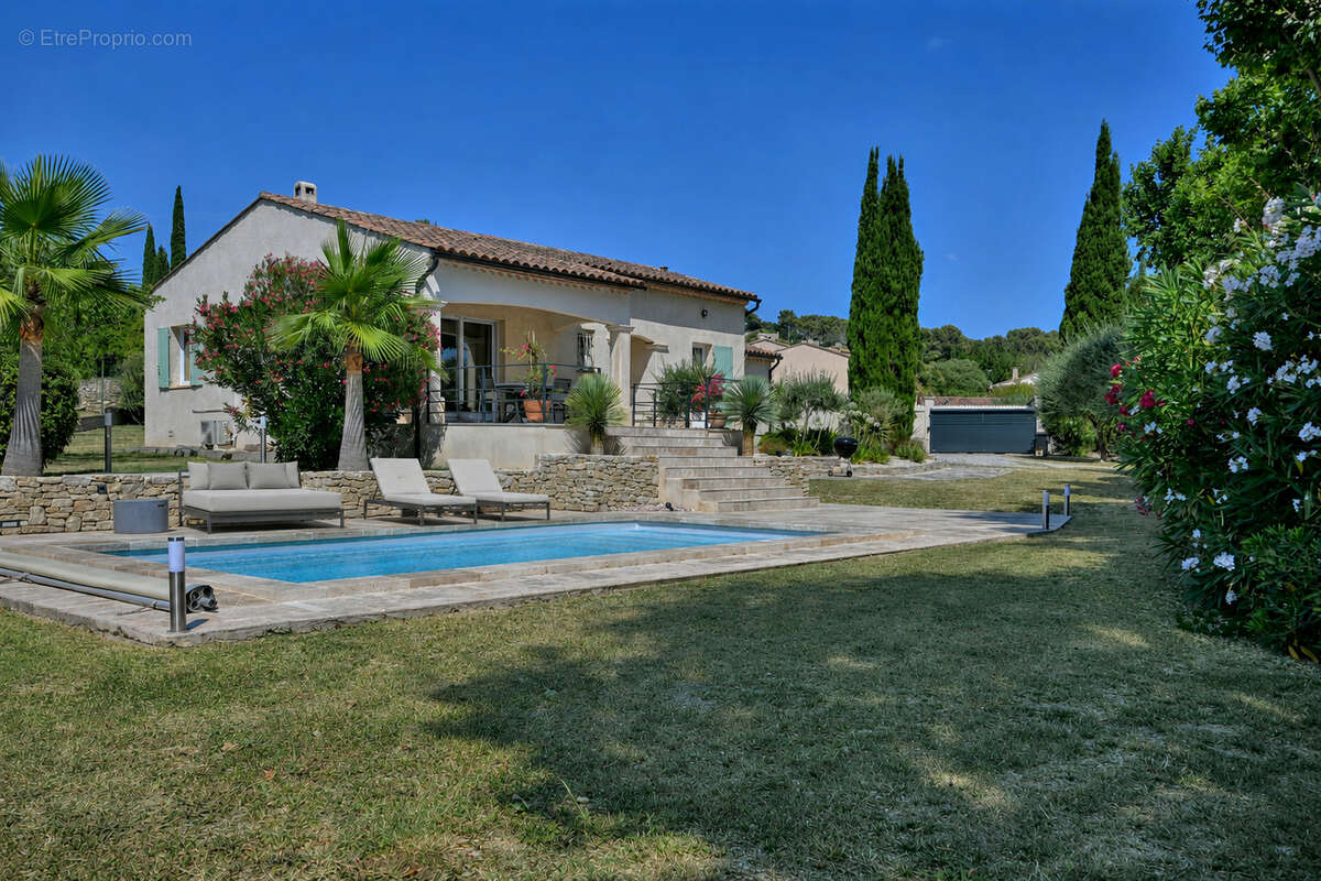 Villa Nages Et Solorgues 5 pièces 113 m2-1628 m2 + garage et piscine - photo 3