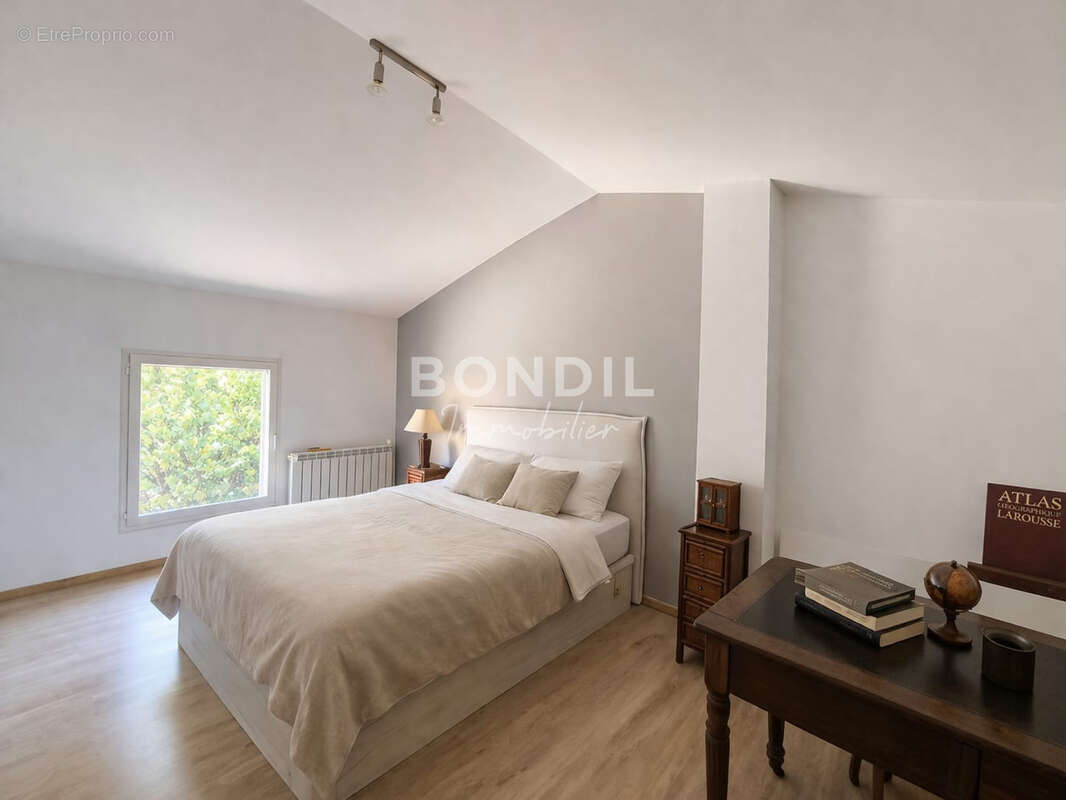 Maison à LA BASTIDE-DES-JOURDANS