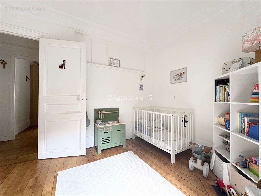 * exclusivite * / issy rer / ravissant 3 pieces / plan en etoile / cave / jardin commun / - photo 8