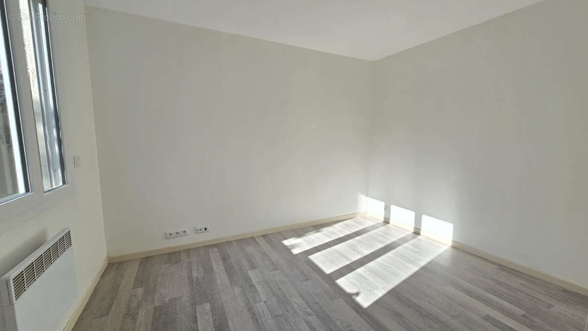 Maison à BURES-SUR-YVETTE