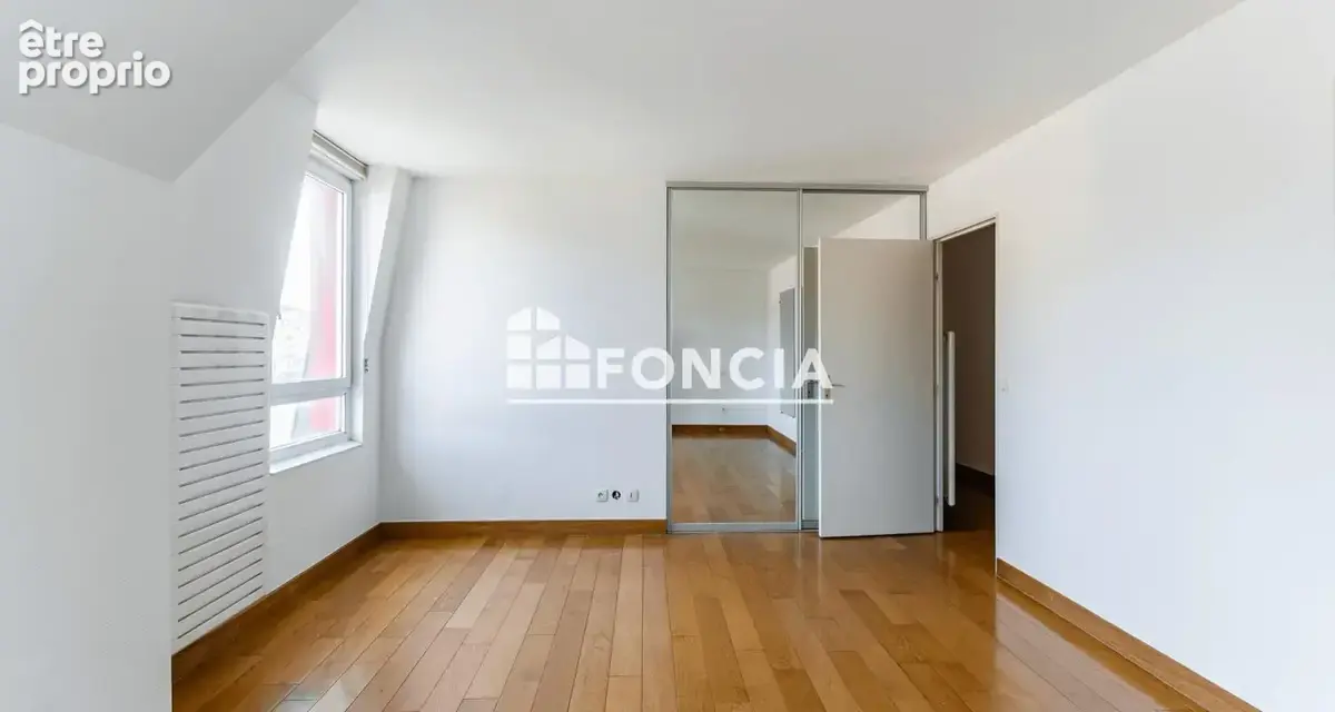 Dans le coeur de Metz - F5 de 172M2 avec terrasse et vue unique + parking - photo 8