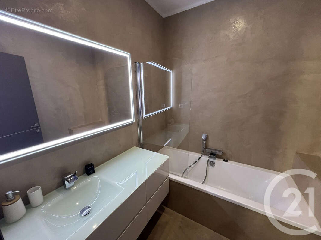 Appartement 200 m² à Santa-Maria-Di-Lota  - photo 20