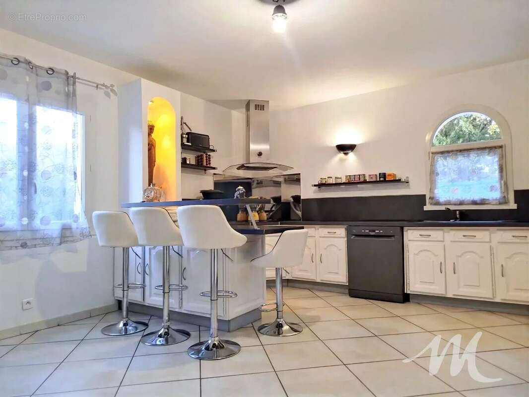 Maison à SAINT-MAXIMIN-LA-SAINTE-BAUME