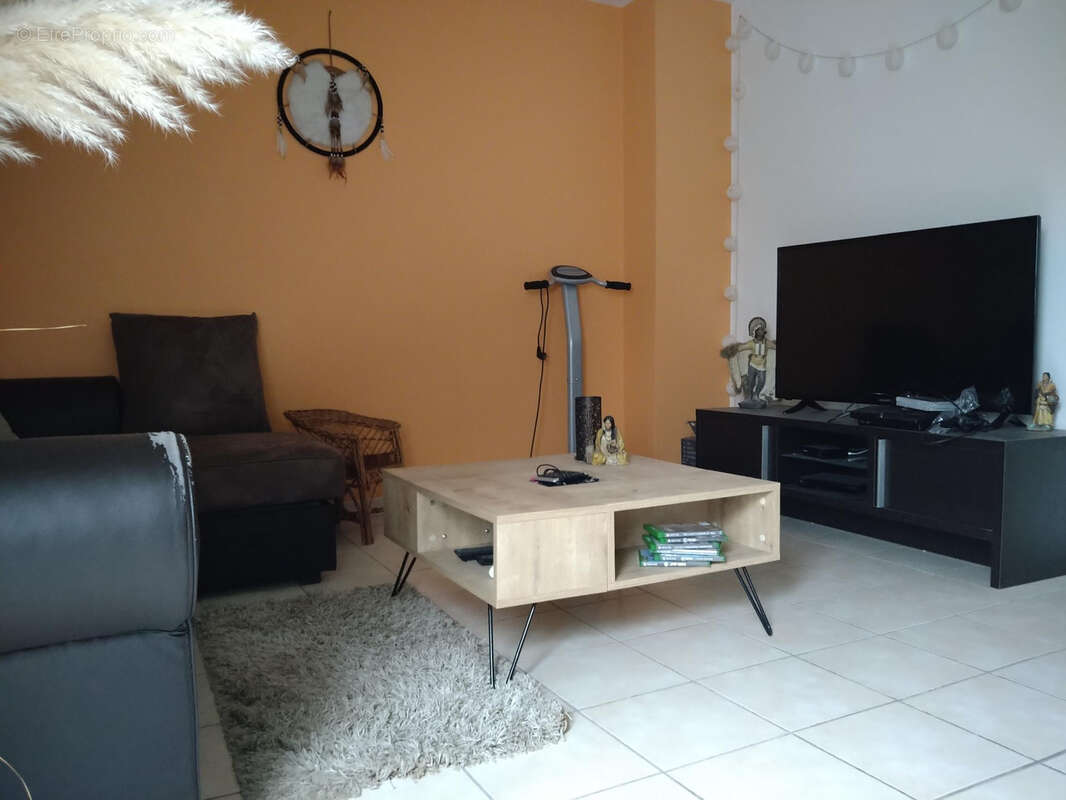 Maison à SAINT-CALAIS-DU-DESERT