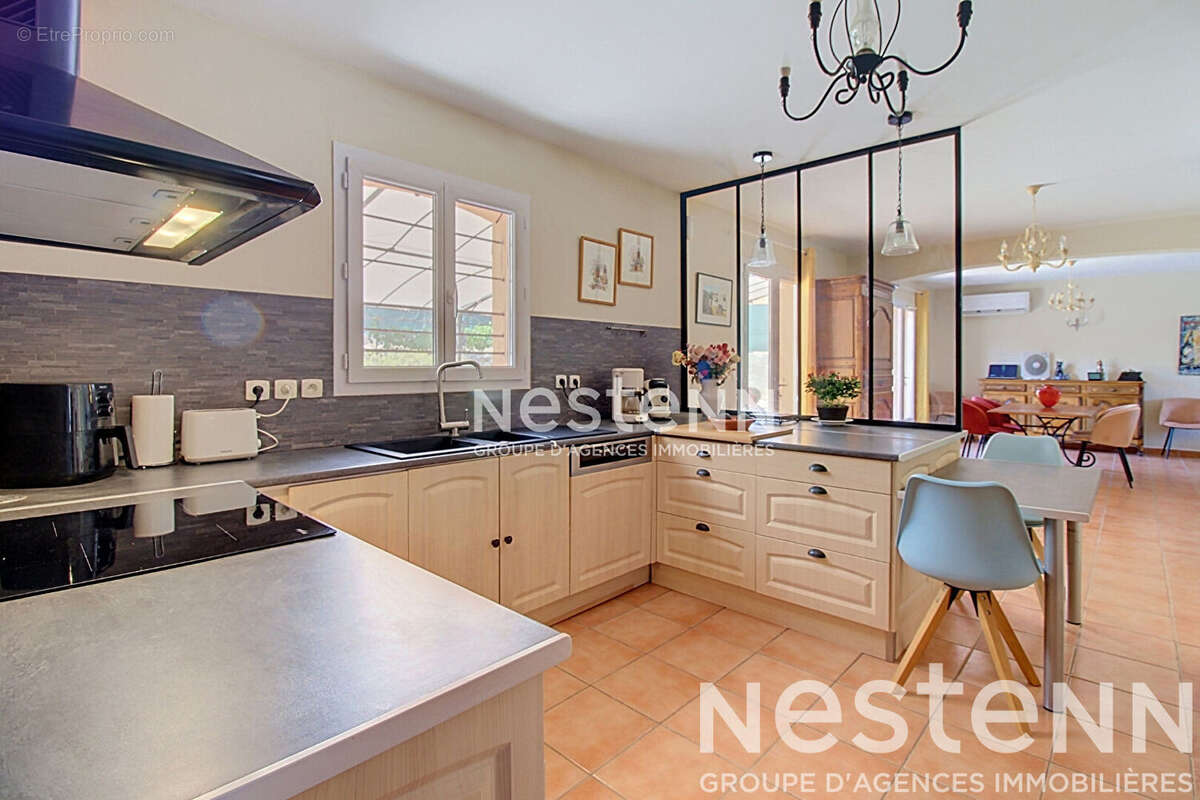 A VENDRE Maison Le Thoronet 6 pièce(s) 130 m2- Terrain 1026m2- Piscine- proche des commerces - photo 7